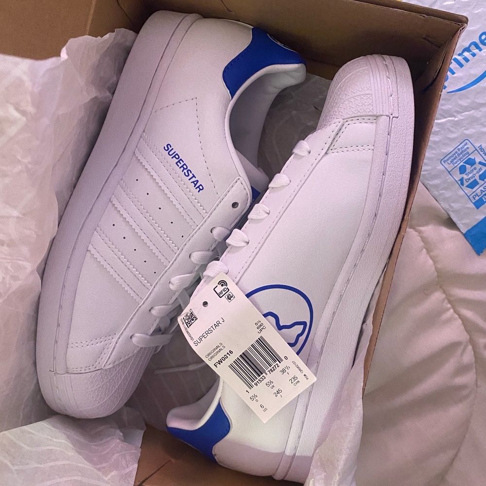 Size 6y Adidas